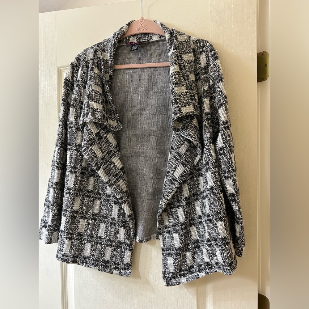 Peck & Peck Black & White lightweight open cardigan / wrap